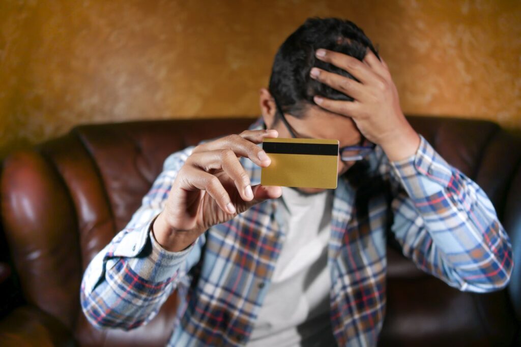 Estafa relacionada con préstamos o créditos online